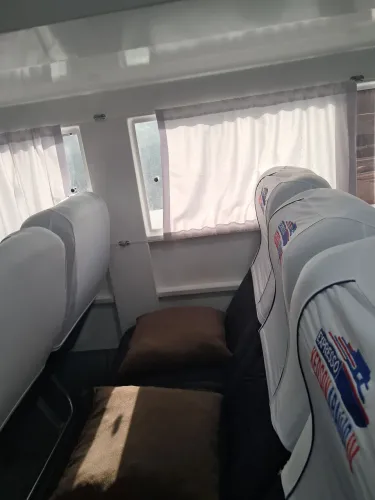 Lancha espressa executiva 100 passageiros 