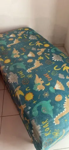 Vende-se cama de solteiro