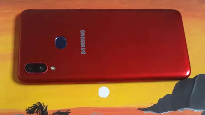 Vendo celular semi-novo, funcionando tudo perfeitamente. 