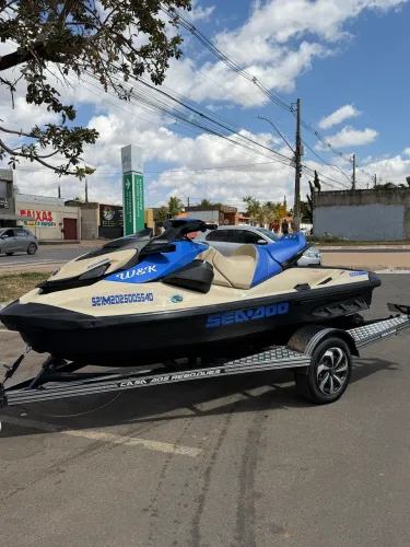 WAKE 170 2025 SEMI NOVO COM CARRETA