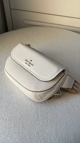 Pochete Kate Spade New York Original Off White em Couro