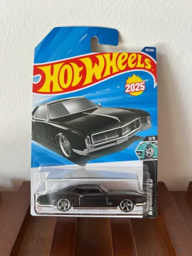 Hot Wheels ?66 BUICK RIVIERA, lacrado