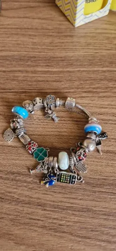 Pulseira life vivara e berloques originais
