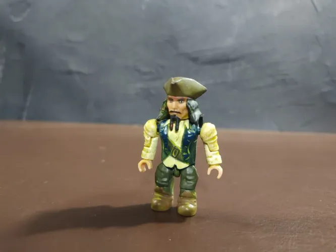 Boneco Jack Sparrow Piratas do Caribe Mega Bloks tipo lego 