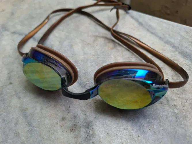 Óculos de Natação Olympic Mirror Hammerhead espelhado. Apenas 1 mês de uso. R$ 70,00.