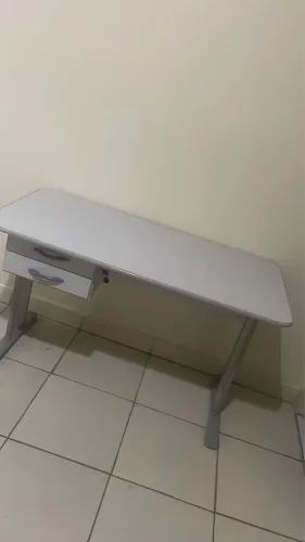 Vendo mesa de estudos