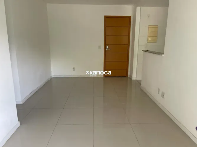 Apartamento 2 Quartos c/ Varanda e Vaga | Condomínio com Segurança 24h e Lazer Completo