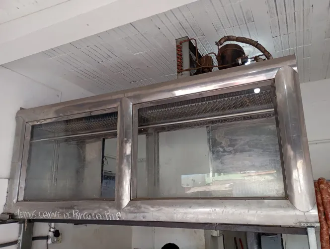 Balcão de açougue 3 metros motor novo, barra refrigerada 2 metros