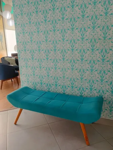Banco estofado para recepção 