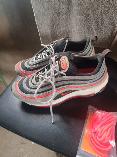 Airmax 97 cinza e laranja 