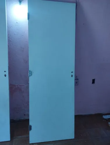 Vendo 2 porta medindo 2.10 x 70
