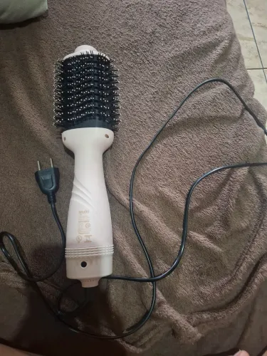 Escova secadora de cabelo nova