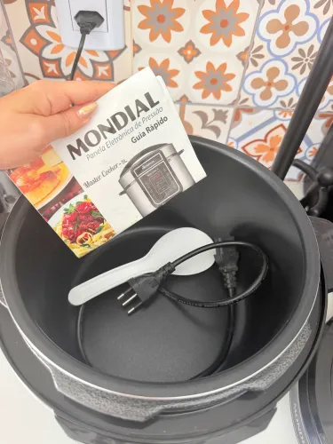 Panela de Pressão Elétrica Mondial Master Cooker PE38 (5 Litros / 127V)