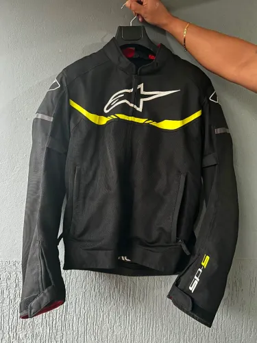 Vendo linda jaqueta alpinestars e capacete Ls2