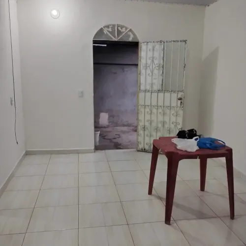 Aluga-se uma casa