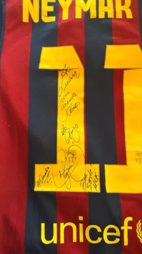 CAMISA DO BARCELONA ASSINADA PELO NEYMAR JR