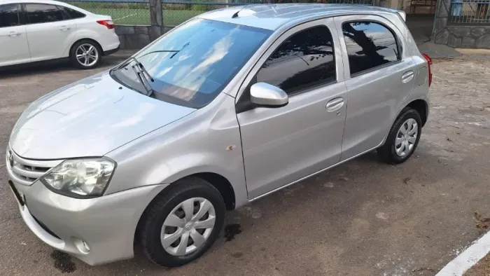 Toyota Etios X 1.3 Flex 16V 5P Mec. 2014