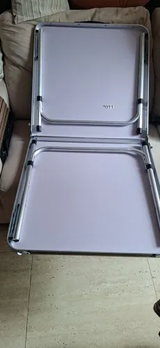Mesa desmontável tipo maleta