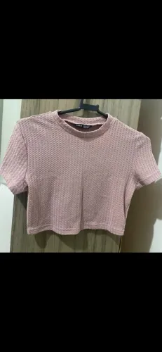 Roupas novas e roupas usadas