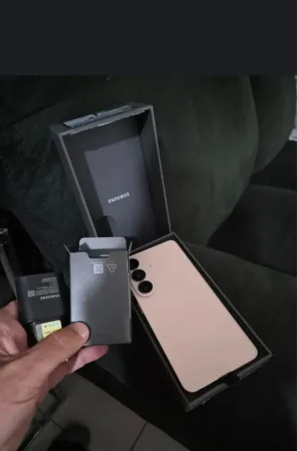 S26 256 gb Rosé/dourado (cor exclusiva site da samsung) completo, nf e garantia ate 2027