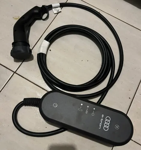 Carregador Original Audi Universal Charger 7,2 kW Type 2 32A