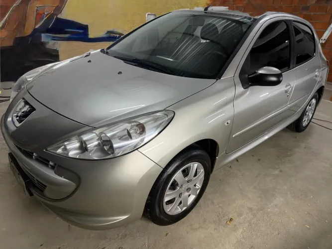 Peugeot 207 XR 1.4 Flex 8V 5P 2013