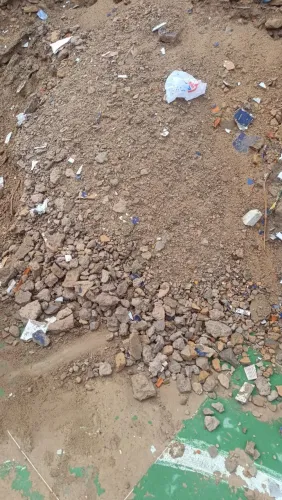 Retirada de entulhos e venda de areia,brita,barro, piçarra 