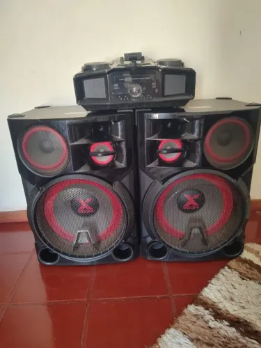 LG Xboom CM9960 - 4100RMS de potência (Leia a Descrição)