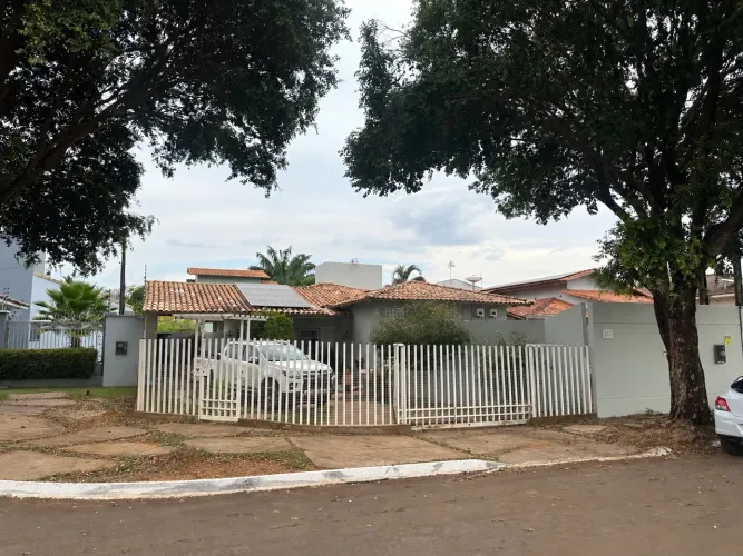Casa Ampla - 3 suítes - Energia Solar - 208 Norte