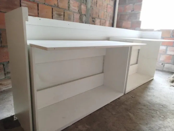 Balcão para recepção em MDF com tampo em Mármore