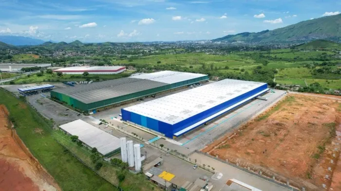 Galpão em condomínio para locação em Queimados com 1.176m²