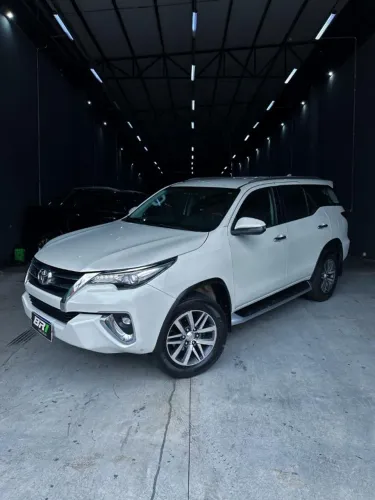 Toyota Hilux SW4 SRX 4X4 2.8 TDI 16V Dies. Aut. 2018