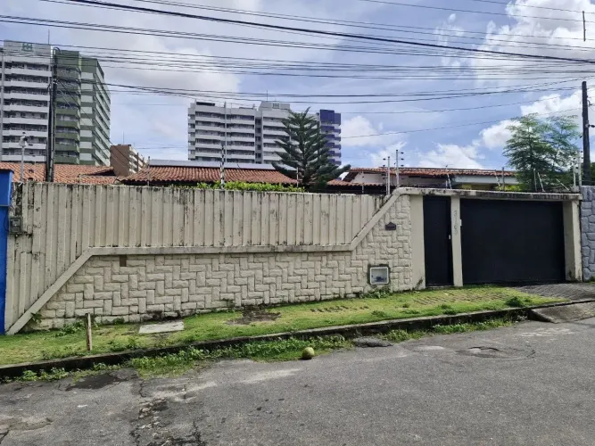 CASA A VENDA NA PARQUELÂNDIA