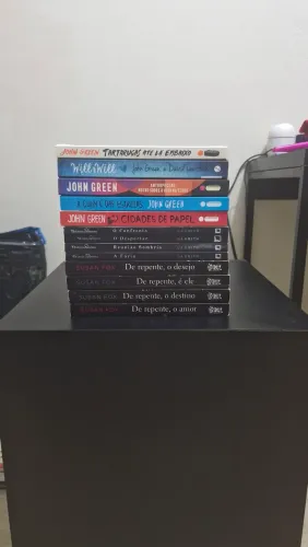 Lote com 13 livros ? John Green, Diários do Vampiro e Susan Fox