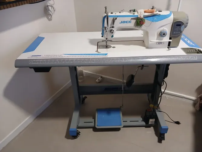 Maquina reta industrial
