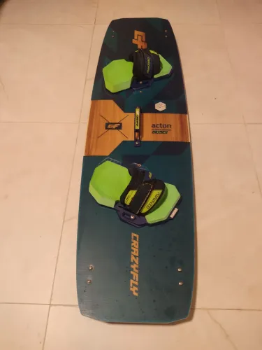 Prancha kitesurf crazyfly acton 140x42