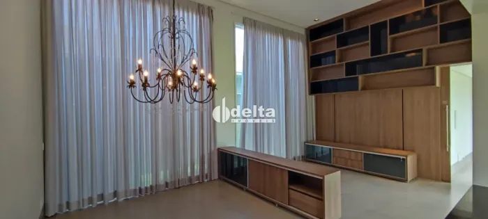 Casa em condomínio com 3 suítes disponível para locação e venda no bairro Jardim Botânico