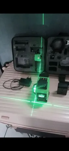 Nível a laser wark shark 12 linhas.