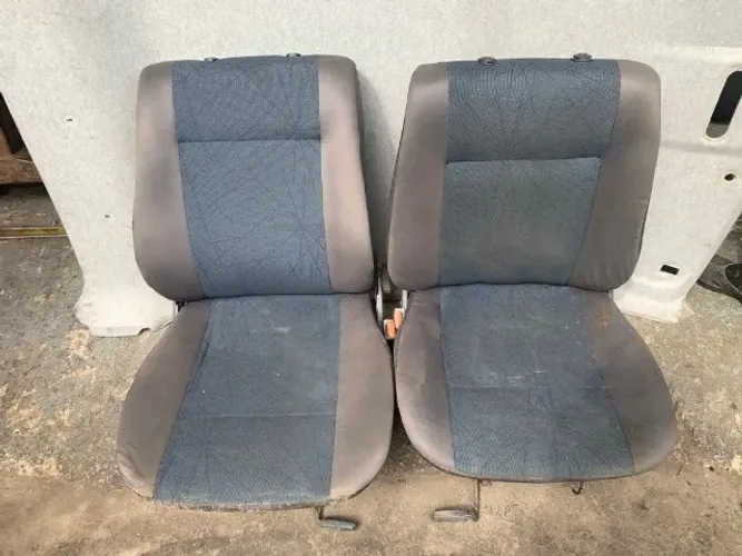 Par De Bancos Dianteiros Volkswagen Santana