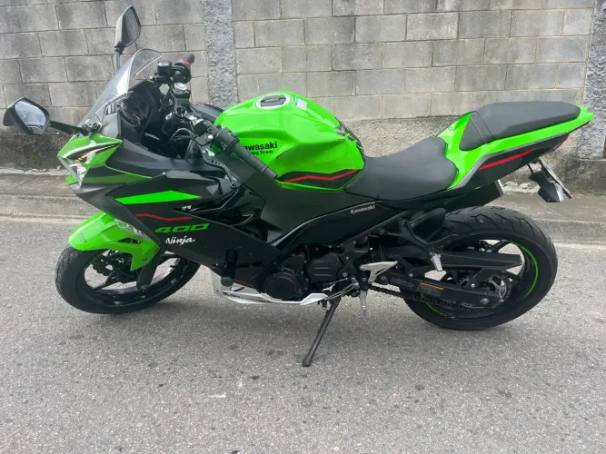 Vendo ninja 400 modelo KRT.