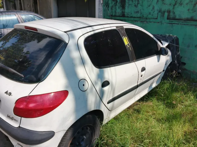 Peças de Peugeot 206 1.4 8v e 1.6 16v em geral