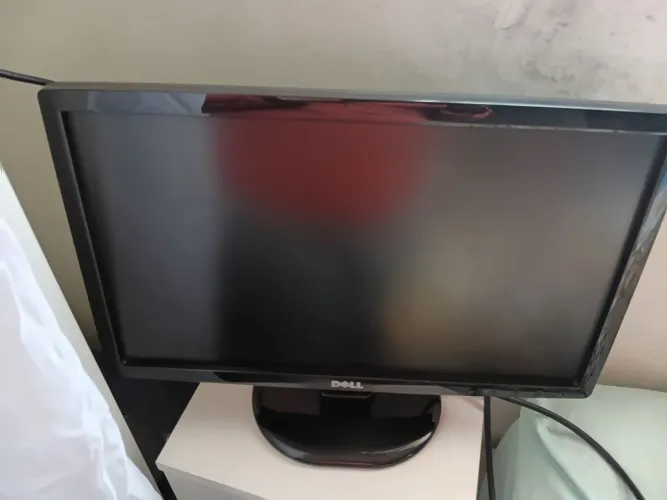 Monitor Dell D1901Nc 19" - Queimado - Para Peças ou Conserto