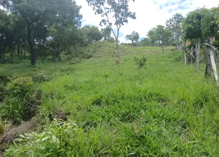 Chácara com 1500 M2 em Santa Helena Santa luzia próximo ao bairro Pinhões 