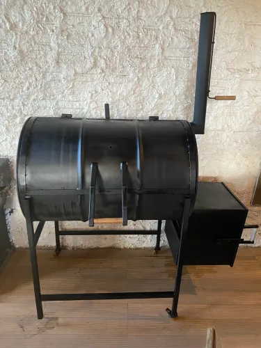 Churrasqueira e PIT smoker