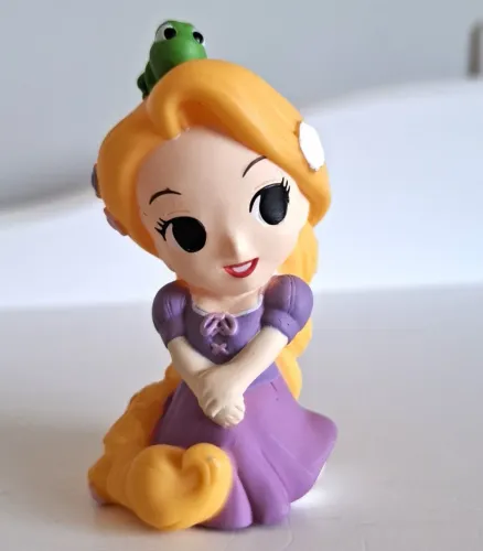 miniatura rapunzel disney bandai