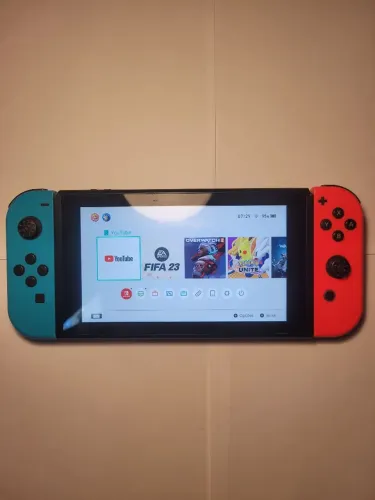 Nintendo switch original + todos os acessórios originais + jogos originais