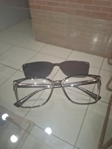 Óculos clipon feminino