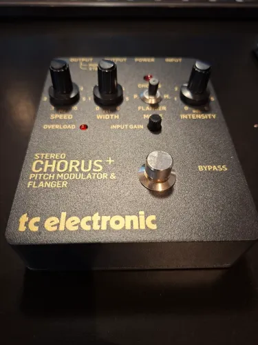 Pedal TC Electronic SCF Gold Chorus Flanger na caixa zerado