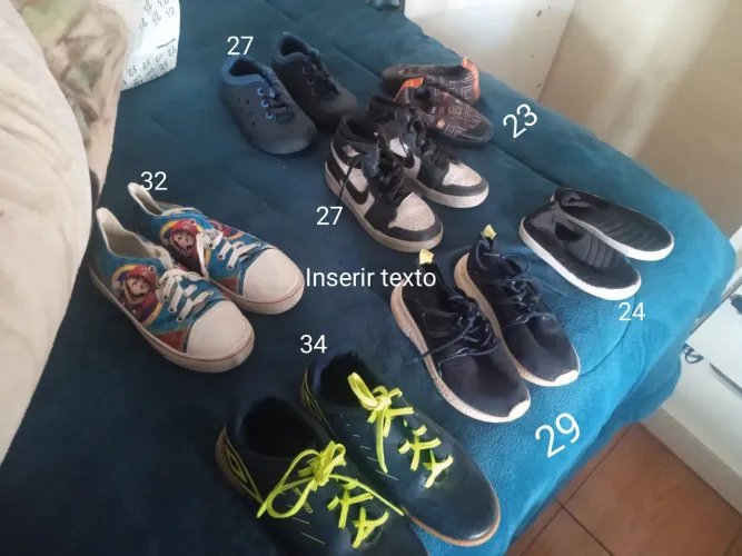 Roupas e calçado infantil
