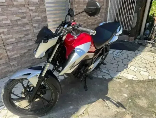 Titan 160